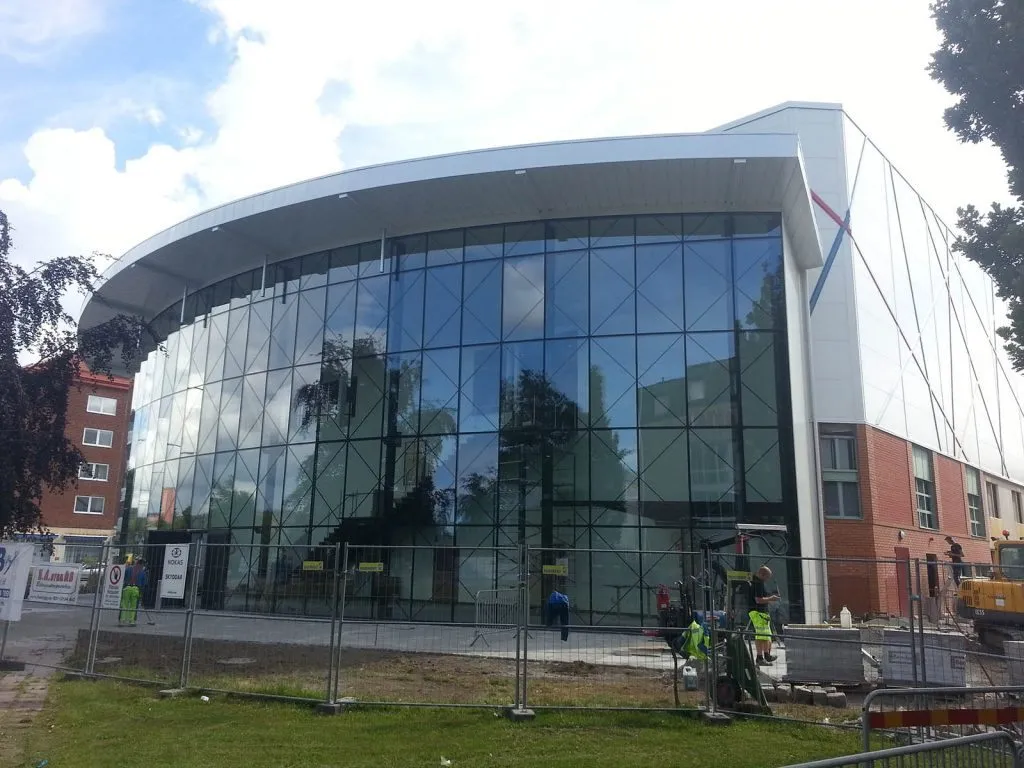 Biostaden i Uddevalla, glasfasaden utifrån.